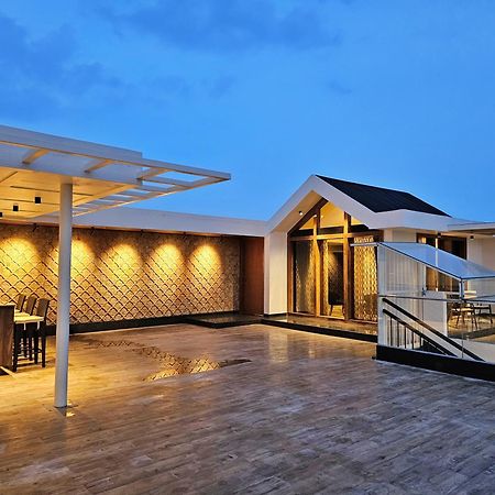 The Pentouz On 100 Feet Road Indiranagar - An Urban Luxury Retreat Appartement Bangalore Buitenkant foto