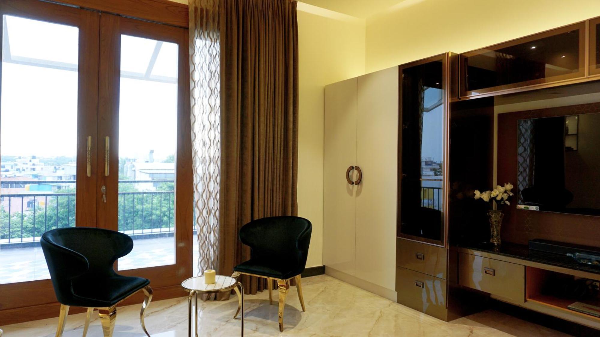 The Pentouz On 100 Feet Road Indiranagar - An Urban Luxury Retreat Appartement Bangalore Buitenkant foto