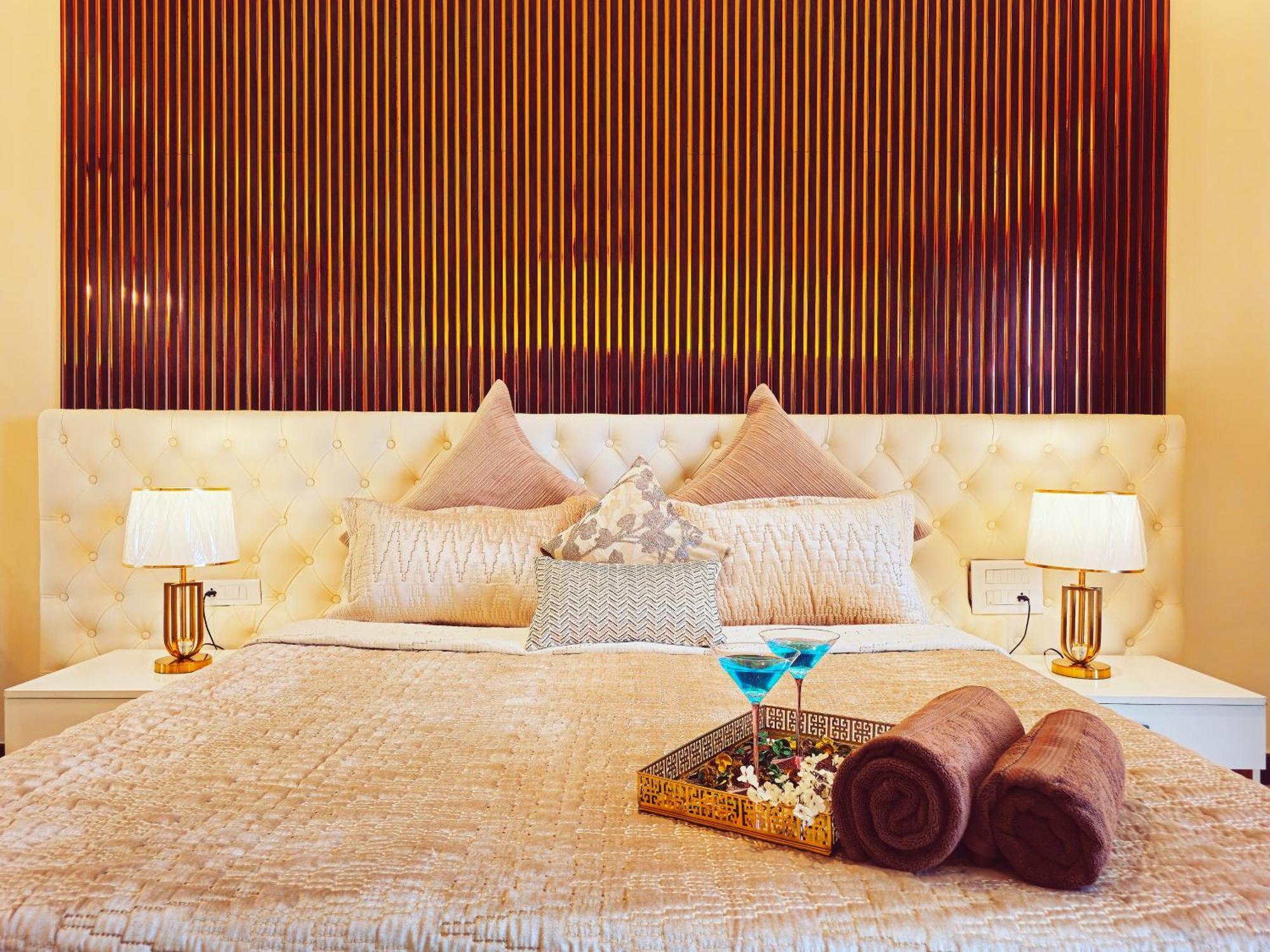 The Pentouz On 100 Feet Road Indiranagar - An Urban Luxury Retreat Appartement Bangalore Buitenkant foto